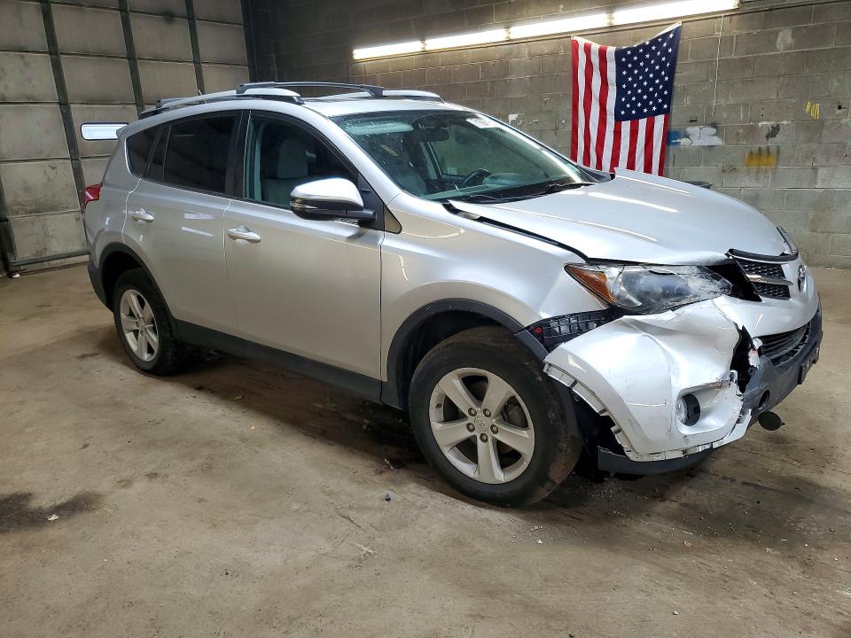 Photo 4 from auction – 2014 TOYOTA RAV4 with VIN 2T3RFREV5EW196390