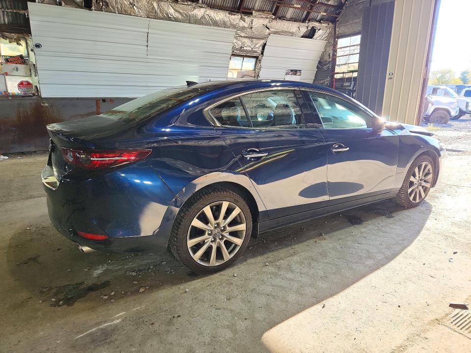 Photo 3 from auction – 2021 MAZDA 3 with VIN 3MZBPBDM7MM207580