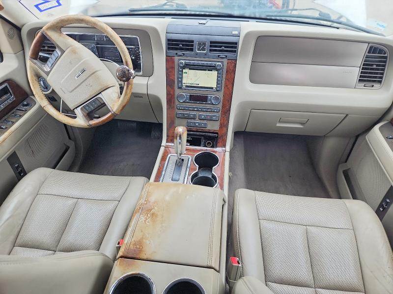 Снимка 8 от търг – 2012 LINCOLN NAVIGATOR с VIN 5LMJJ2J53CEL06813