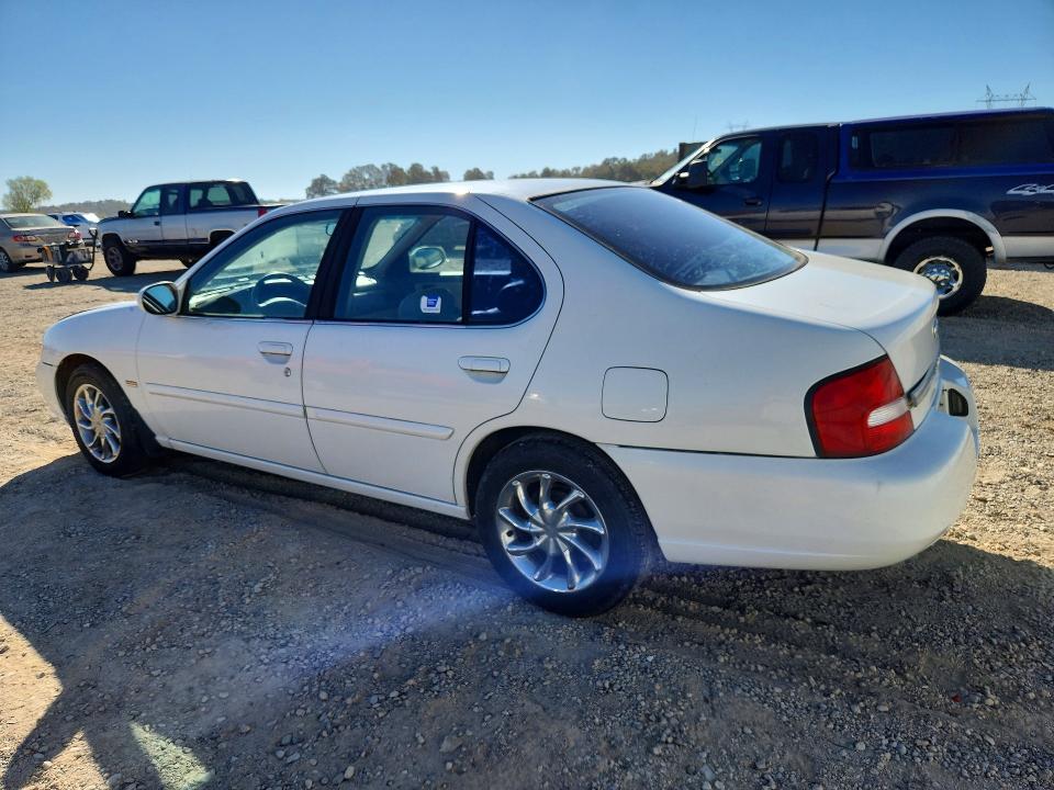 Снимка 2 от търг – 2001 NISSAN ALTIMA с VIN 1N4DL01D21C205819
