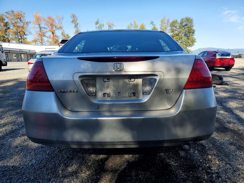 Снимка 6 от търг – 2006 HONDA ACCORD с VIN 1HGCM56376A073130