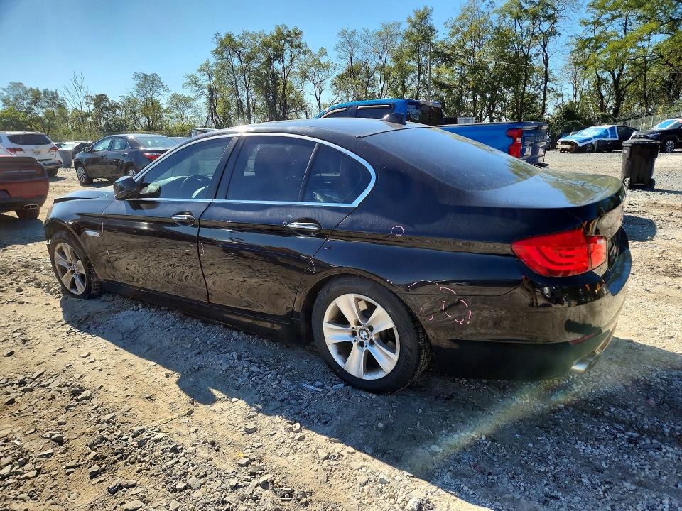 Фото 2 с аукциона – 2011 BMW 528 с VIN WBAFR1C50BC737064