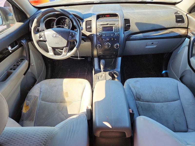 Photo 8 from auction – 2011 KIA SORENTO with VIN 5XYKT4A12BG079134