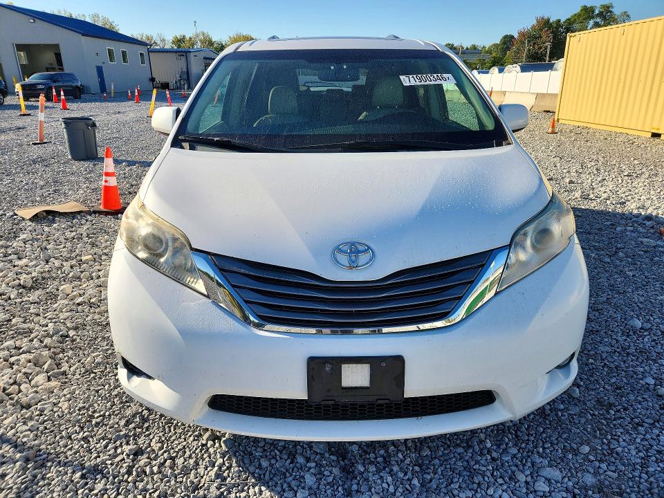 Photo 5 from auction – 2013 TOYOTA SIENNA with VIN 5TDYK3DC1DS331062