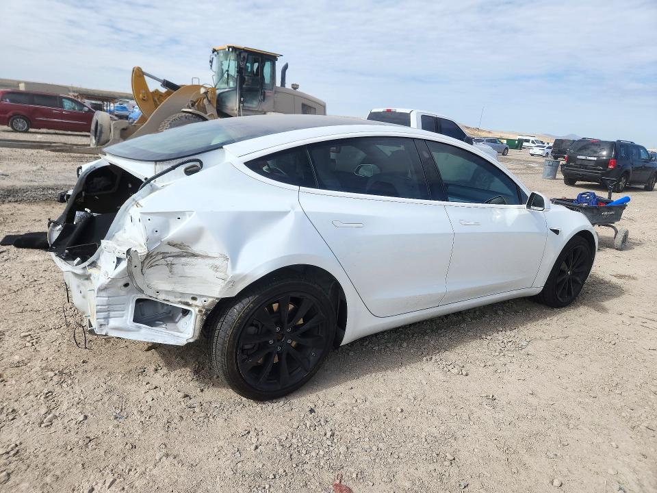 Снимка 3 от търг – 2019 TESLA MODEL 3 с VIN 5YJ3E1EB7KF454684