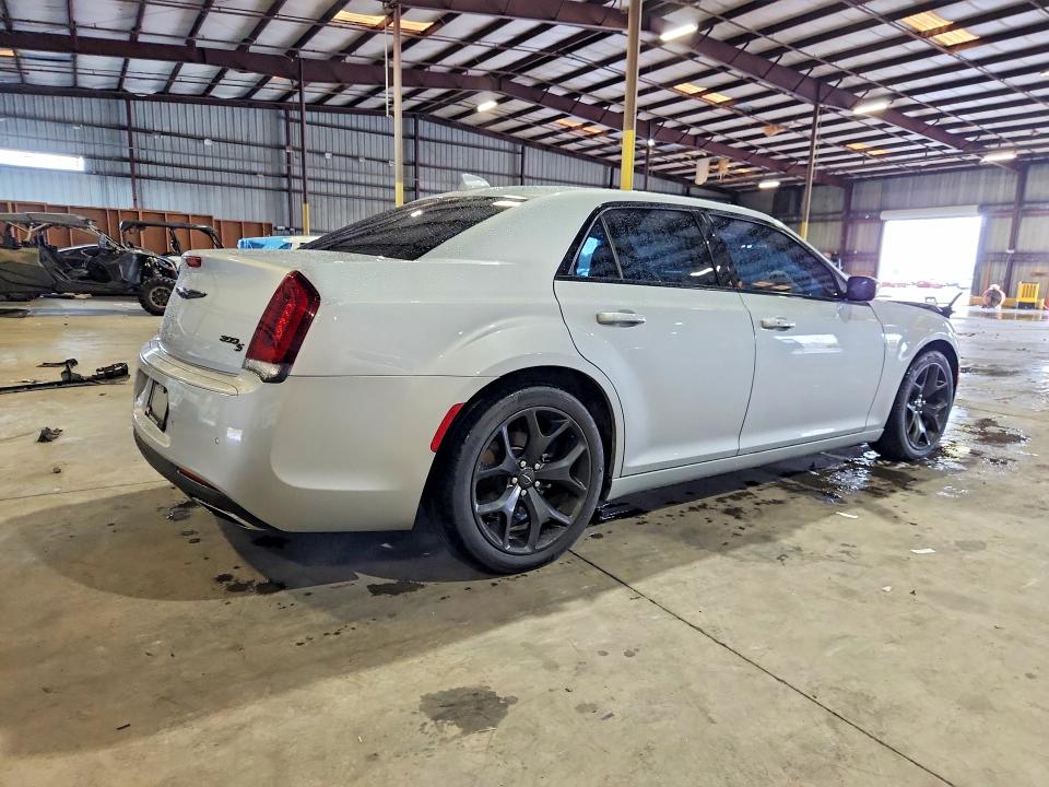 Снимка 3 от търг – 2021 CHRYSLER 300 с VIN 2C3CCABG4MH541160