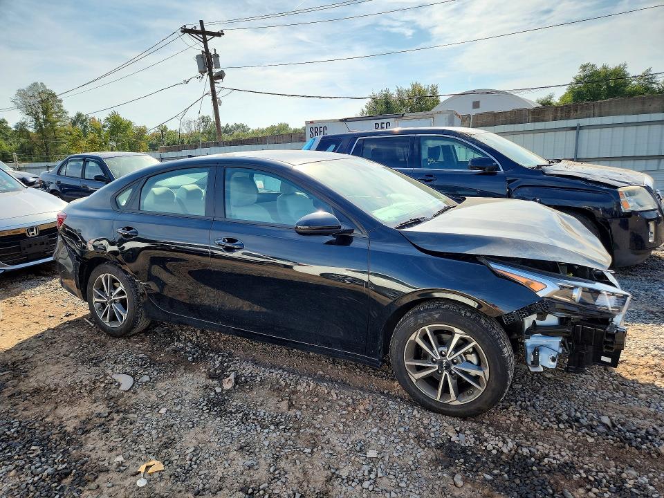 Photo 4 from auction – 2023 KIA FORTE with VIN 3KPF24AD6PE655732