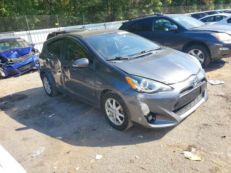 Снимка 4 от търг – 2015 TOYOTA PRIUS C с VIN JTDKDTB32F1096108