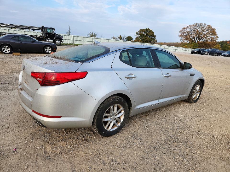 Foto 3 de la subasta – 2013 KIA OPTIMA con VIN 5XXGM4A71DG253421