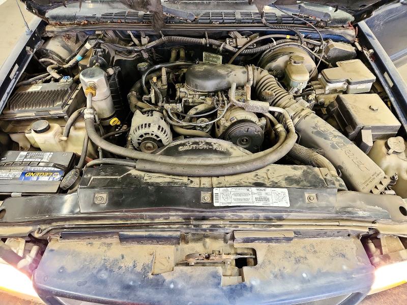 Снимка 11 от търг – 1999 GMC SONOMA с VIN 1GTCS19X0X8505576