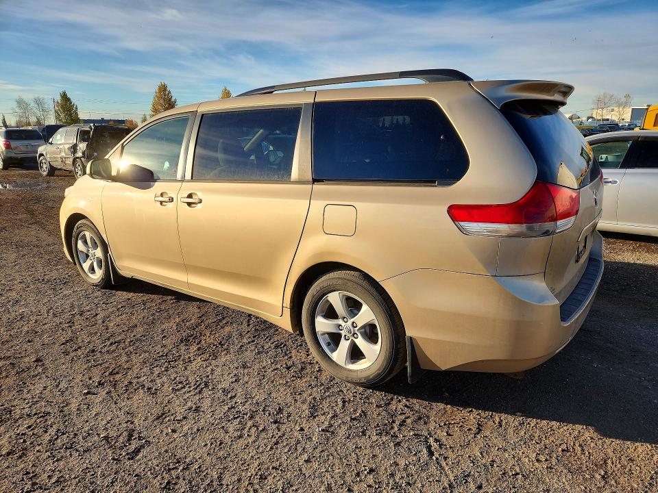 Снимка 2 от търг – 2011 TOYOTA SIENNA с VIN 5TDKK3DCXBS075216