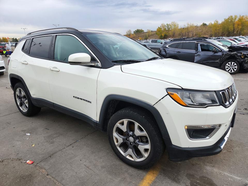 Снимка 4 от търг – 2018 JEEP COMPASS с VIN 3C4NJDCB6JT163229