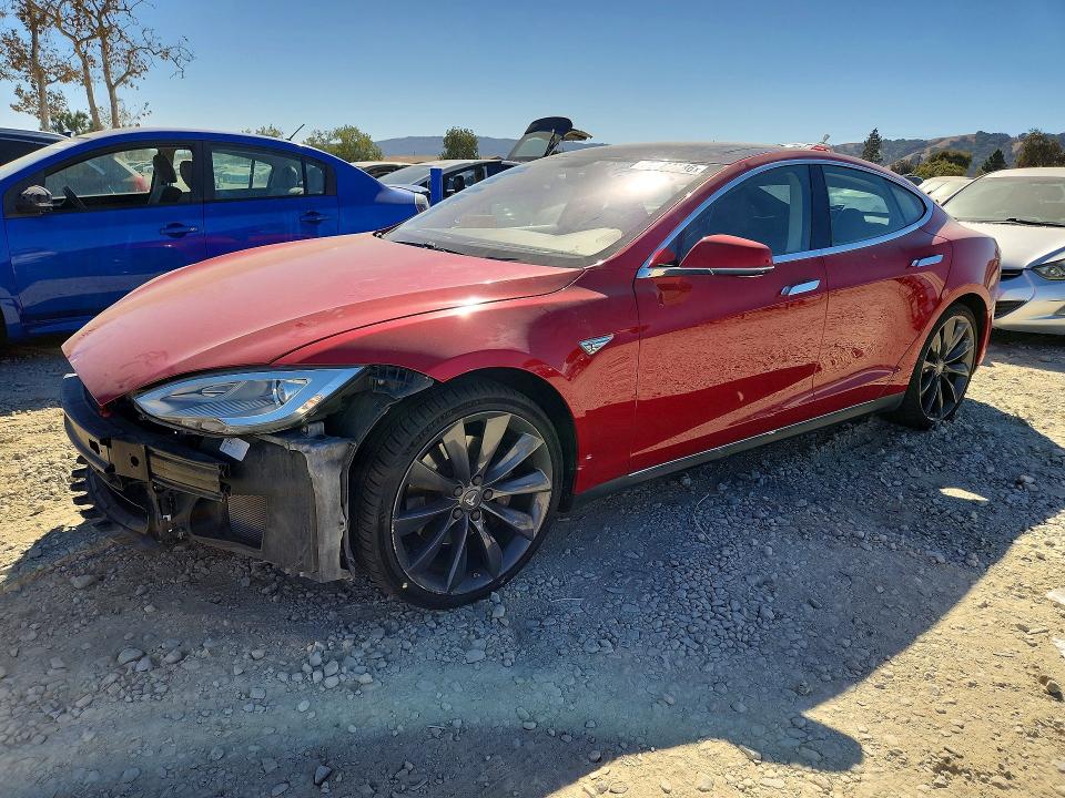 Снимка 1 от търг – 2014 TESLA MODEL S с VIN 5YJSA1H16EFP29430