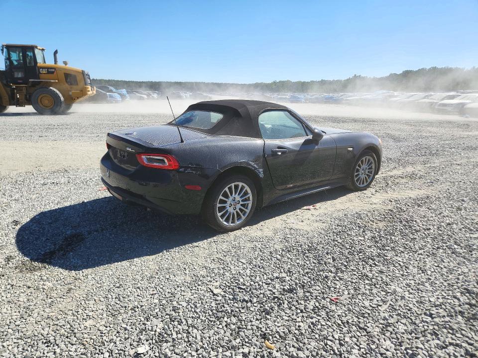 Снимка 3 от търг – 2017 FIAT 124 SPIDER с VIN JC1NFAEK4H0102155