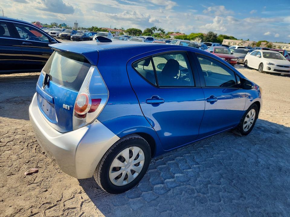 Photo 3 from auction – 2012 TOYOTA PRIUS C with VIN JTDKDTB38C1009288