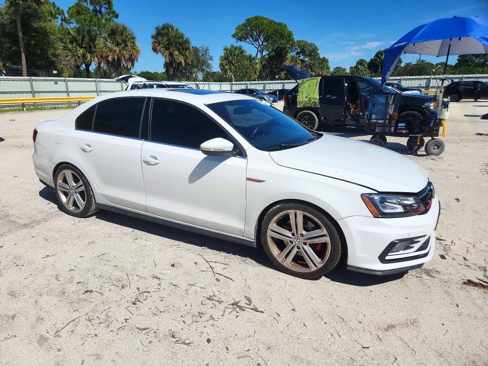 Photo 4 from auction – 2016 VOLKSWAGEN JETTA with VIN 3VW5T7AJ6GM411677