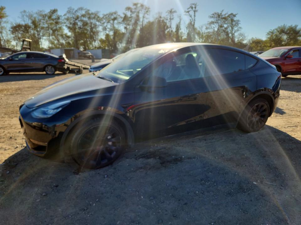 TESLA MODEL Y 2022 مع رقم تعريف المركبة 7SAYGDEE2NF480225 - صورة من المزاد