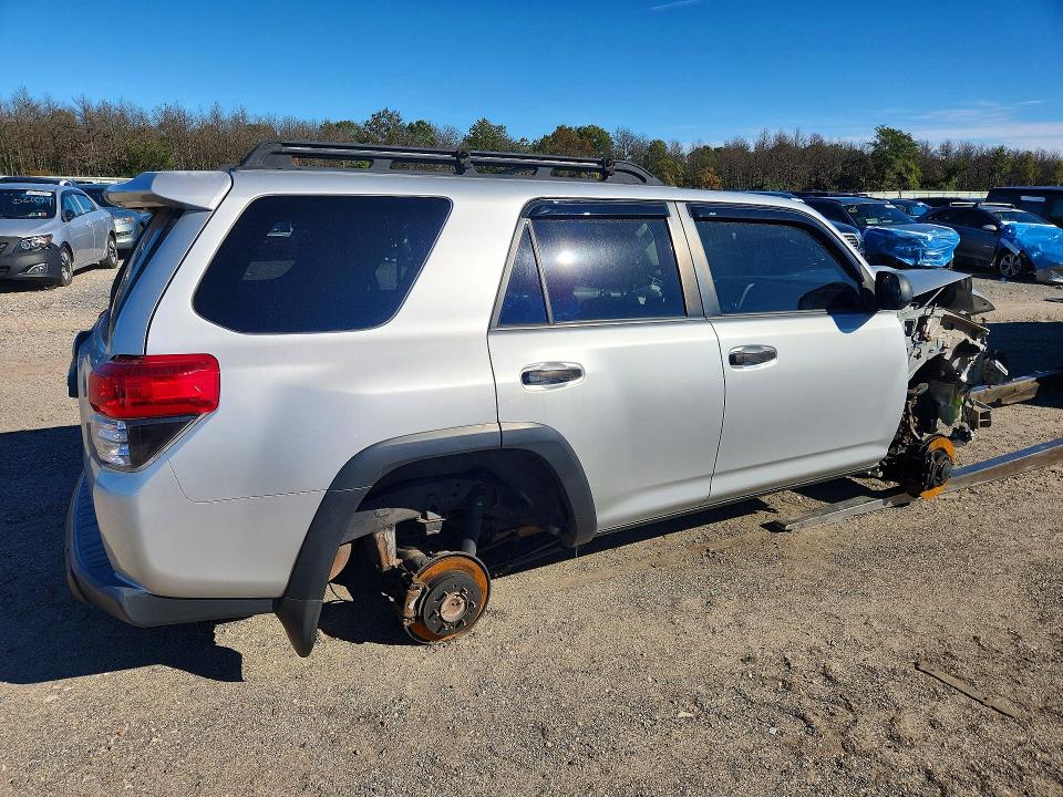 Снимка 3 от търг – 2010 TOYOTA 4RUNNER с VIN JTEBU5JR5A5010661