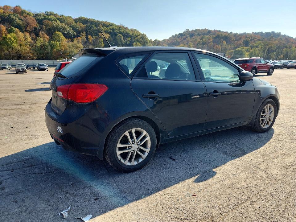 Снимка 3 от търг – 2012 KIA FORTE5 с VIN KNAFU5A21C5470585