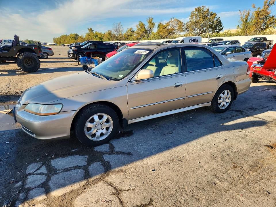 HONDA ACCORD 2002 с VIN 1HGCG56682A154116 - Снимка от търг