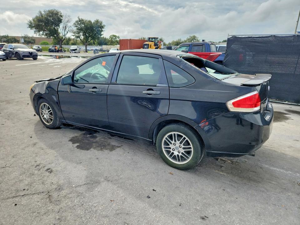 Снимка 2 от търг – 2011 FORD FOCUS с VIN 1FAHP3FN9BW200402