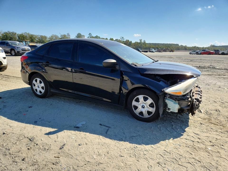 Zdjęcie 4 z aukcji – 2017 FORD FOCUS z VIN 1FADP3E29HL337386