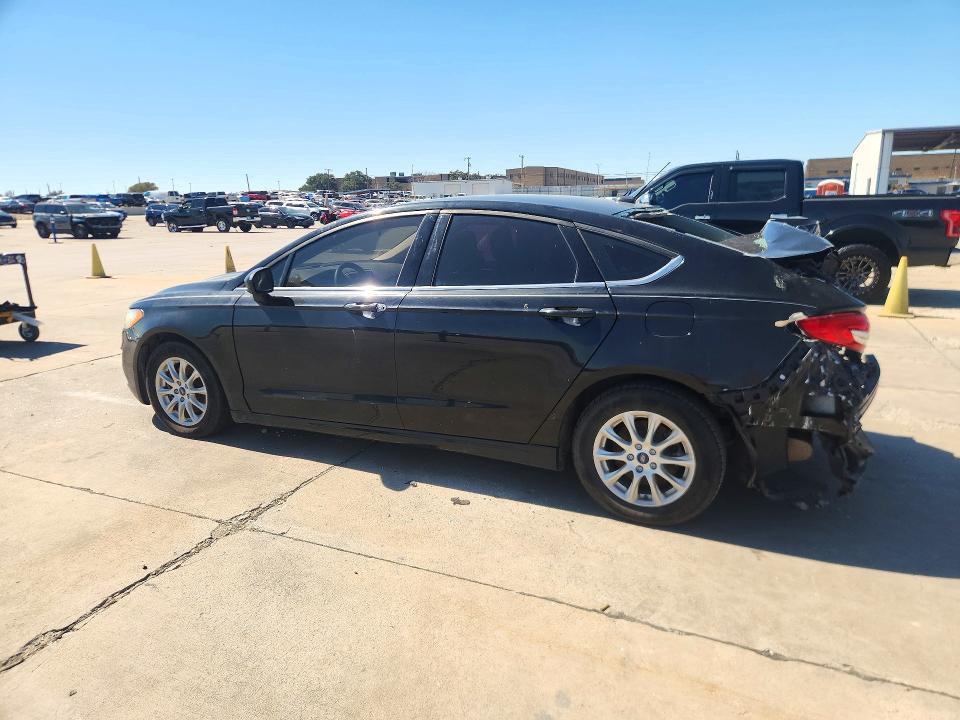 Photo 2 from auction – 2017 FORD FUSION with VIN 3FA6P0G79HR335154