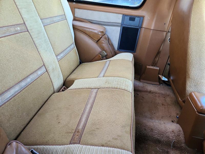 Photo 10 from auction – 1988 CHEVROLET BLAZER with VIN 1GNCT18Z9J0159654