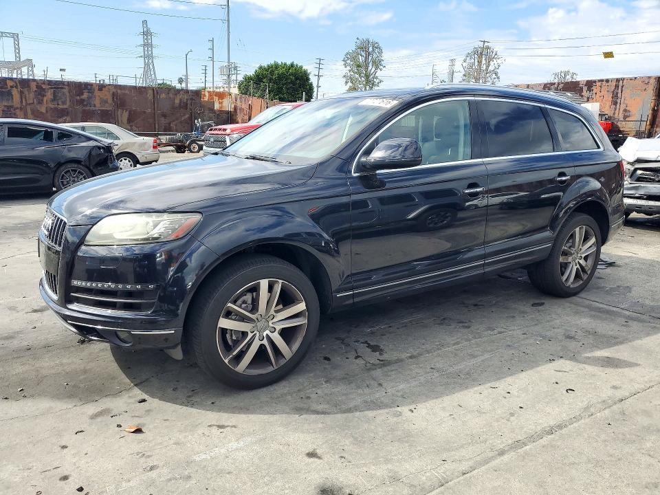 AUDI Q7 2013 مع رقم تعريف المركبة WA1LGAFE5DD000277 - صورة من المزاد