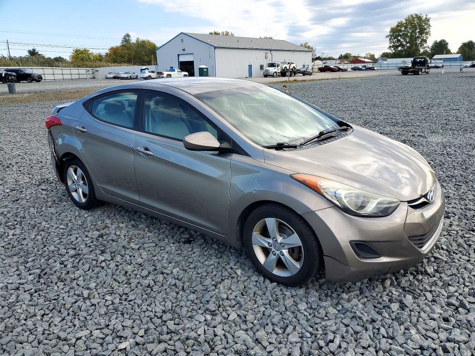 Снимка 4 от търг – 2013 HYUNDAI ELANTRA с VIN 5NPDH4AE3DH356902