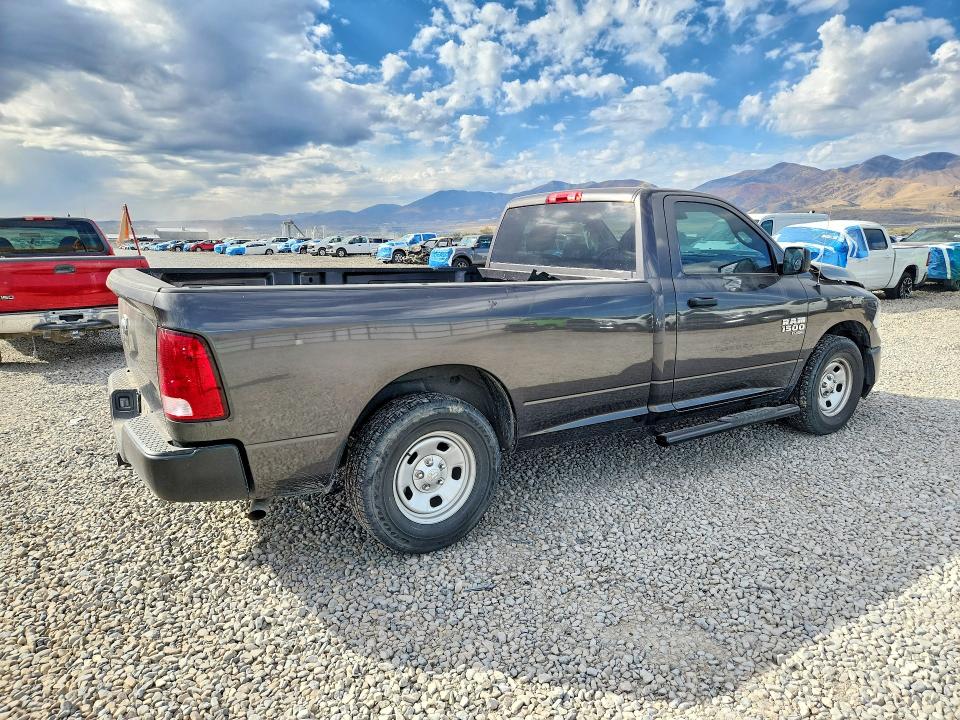 Снимка 3 от търг – 2023 RAM 1500 CLASSIC с VIN 3C6JR6DG2PG640342