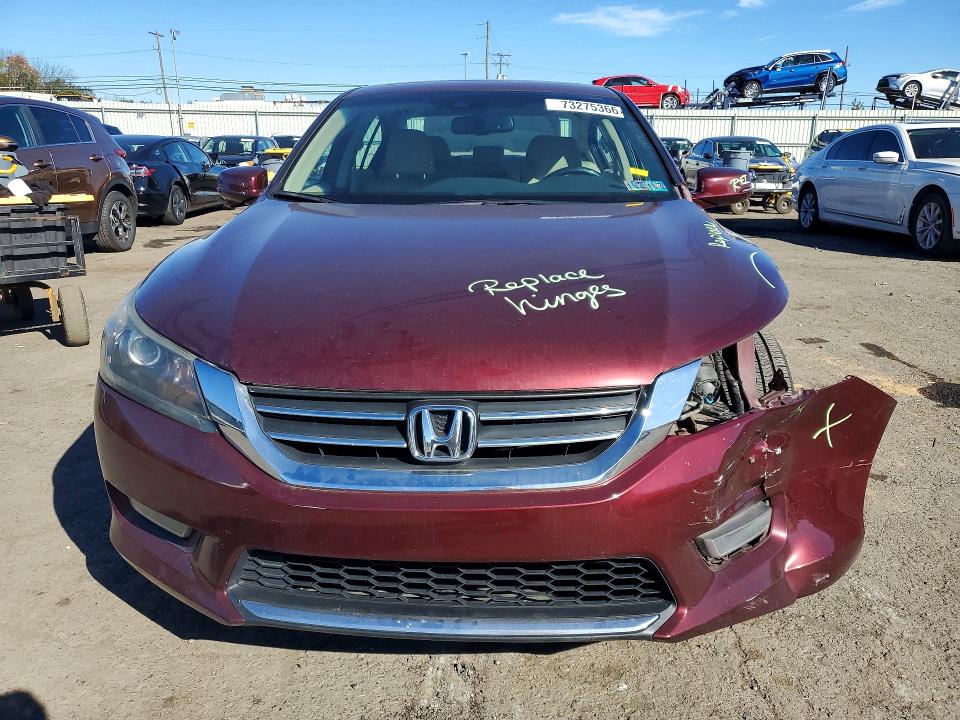 Снимка 5 от търг – 2013 HONDA ACCORD с VIN 1HGCR2F8XDA051602