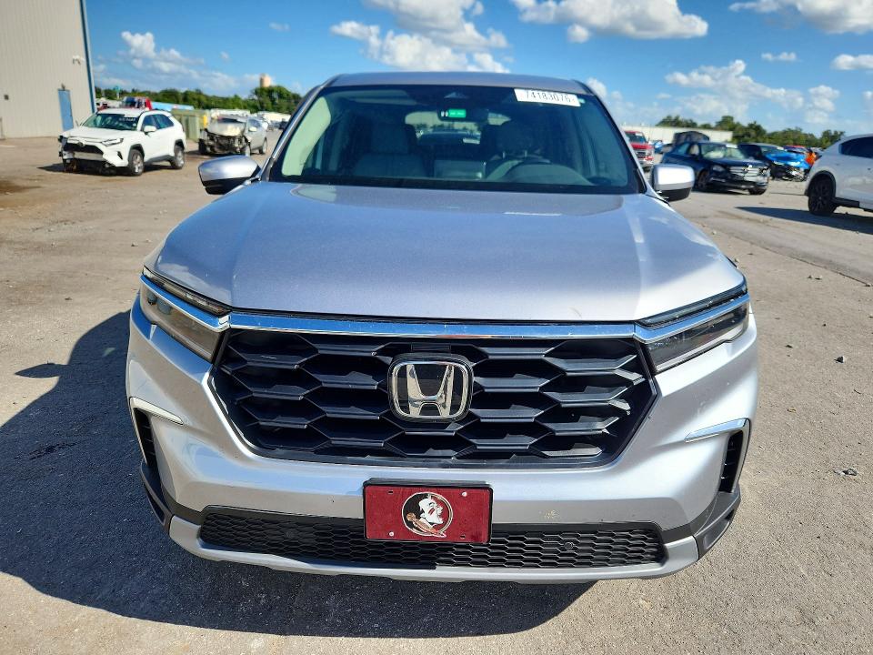 Foto 5 de la subasta – 2025 HONDA PILOT con VIN 5FNYG2H42SB021602