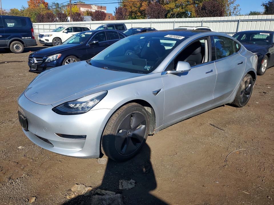 TESLA MODEL 3 2018 with VIN 5YJ3E1EB8JF084893 - Photo from auction