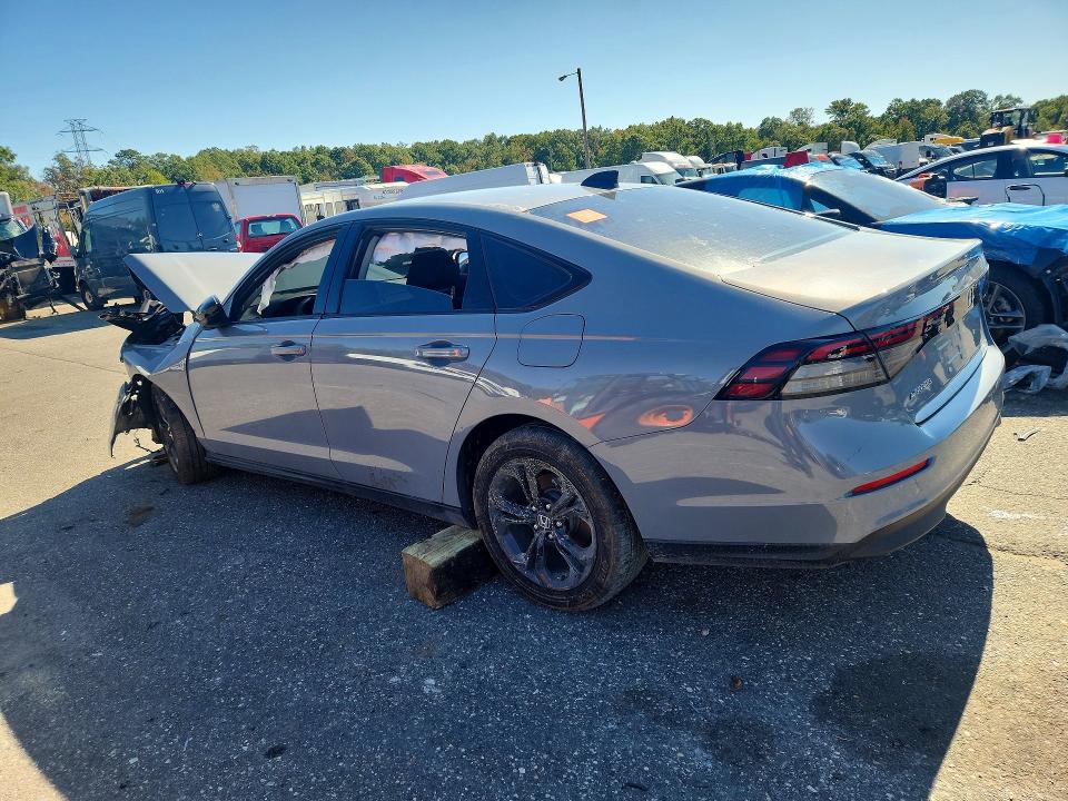 Снимка 2 от търг – 2025 HONDA ACCORD с VIN 1HGCY1F44SA062750