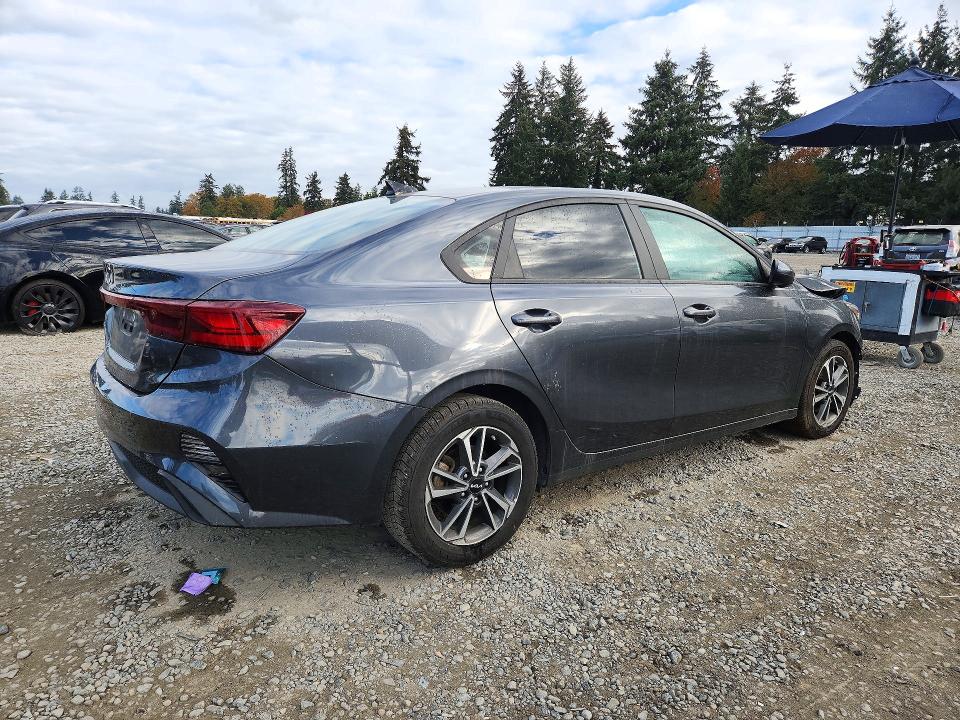 Снимка 3 от търг – 2023 KIA FORTE с VIN 3KPF24ADXPE633779