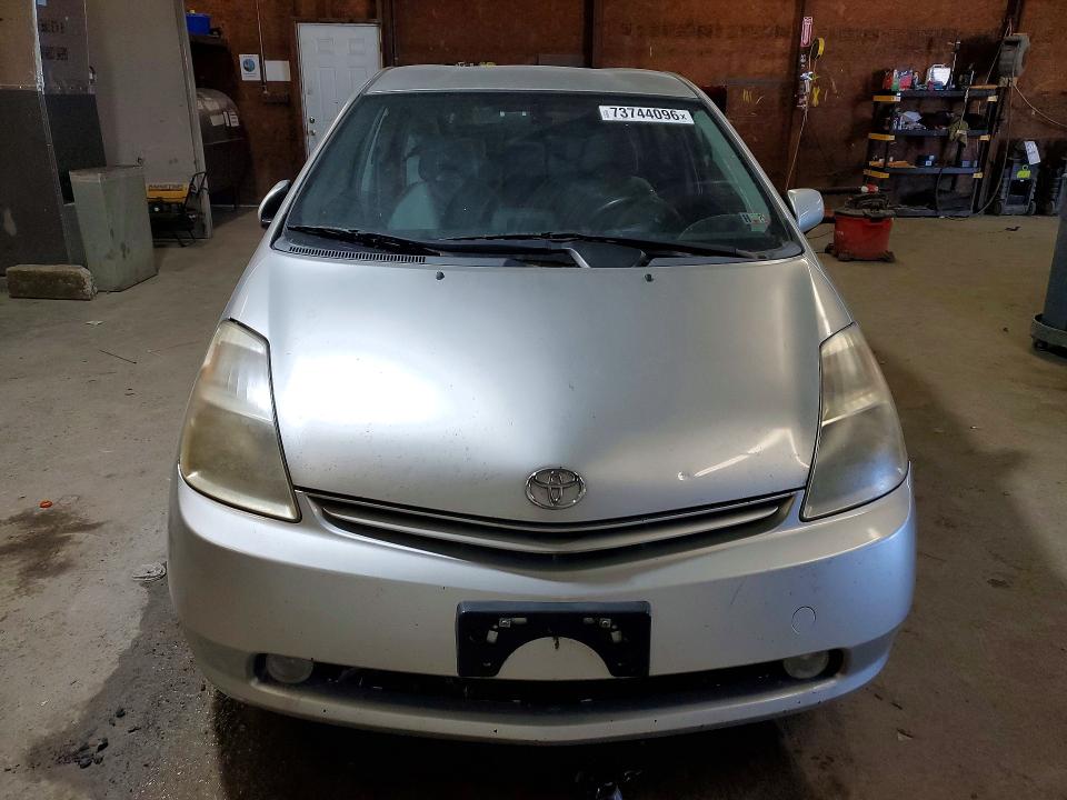 Снимка 5 от търг – 2004 TOYOTA PRIUS с VIN JTDKB20U140080593