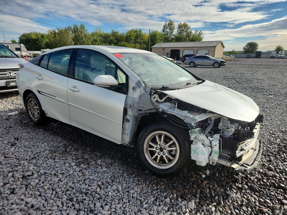 Photo 4 from auction – 2016 TOYOTA PRIUS with VIN JTDKARFU0G3026613
