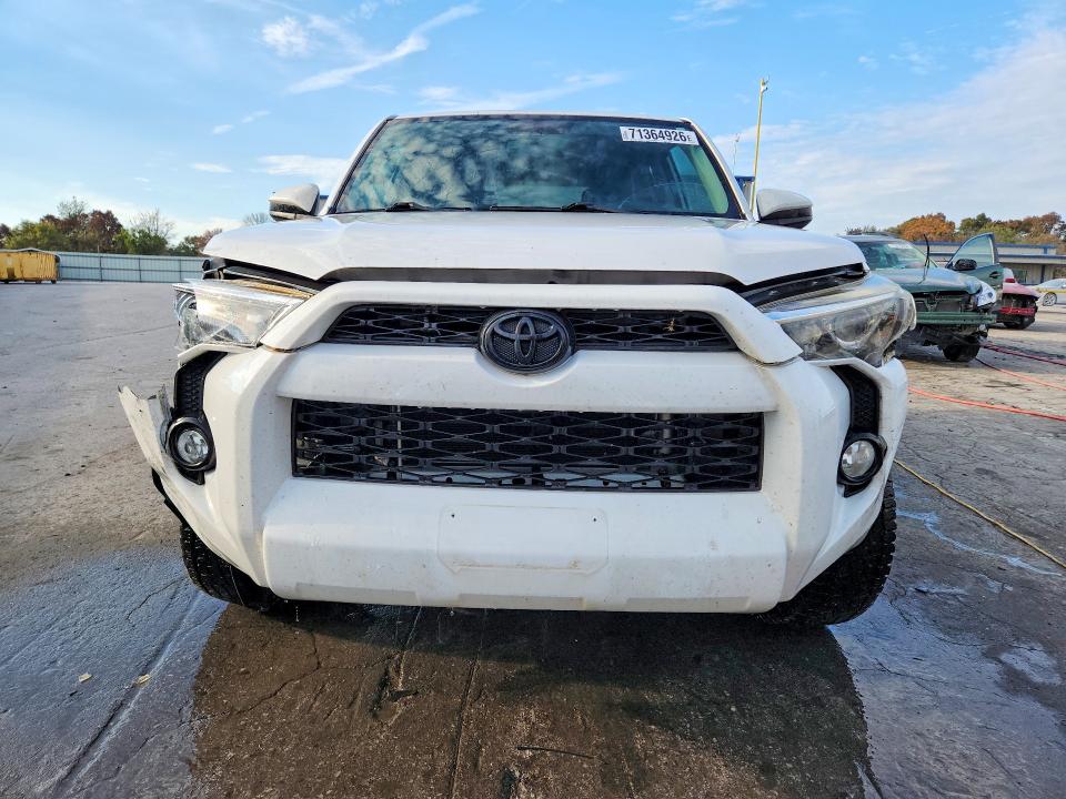 Снимка 5 от търг – 2014 TOYOTA 4RUNNER с VIN JTEBU5JR4E5193539