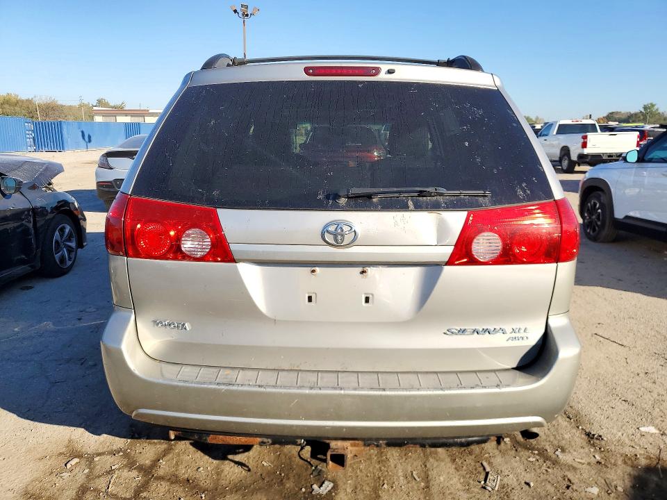 Photo 6 from auction – 2008 TOYOTA SIENNA with VIN 5TDBK22C08S014110