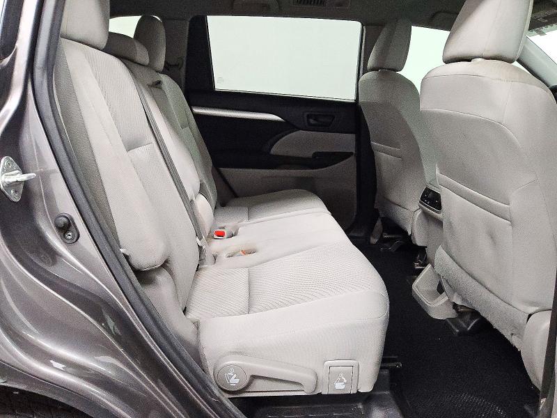 Photo 11 from auction – 2017 TOYOTA HIGHLANDER with VIN 5TDZARFHXHS032310