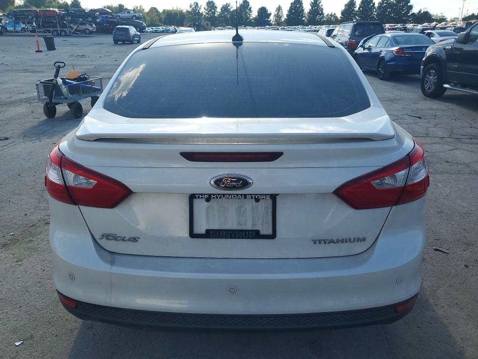 Photo 6 from auction – 2012 FORD FOCUS with VIN 1FAHP3J27CL173958