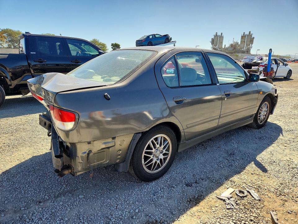 Photo 3 from auction – 2000 INFINITI G20 with VIN JNKCP11A4YT303023