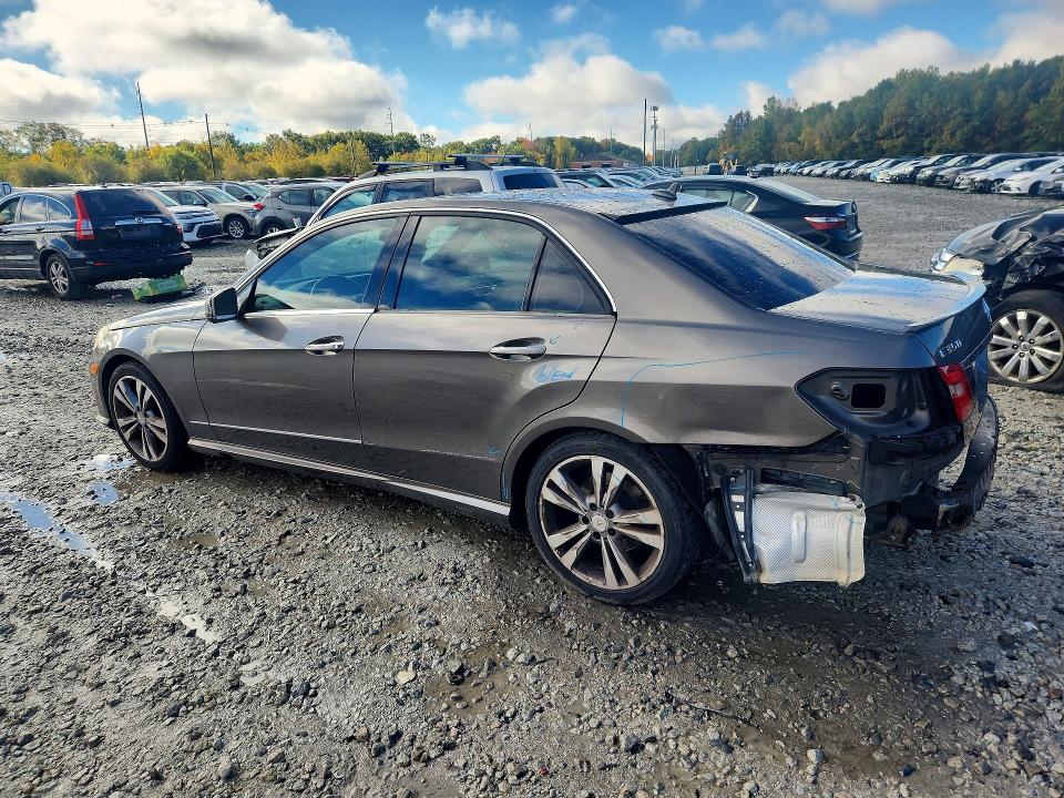 Снимка 2 от търг – 2010 MERCEDES-BENZ E с VIN WDDHF8HB8AA120636