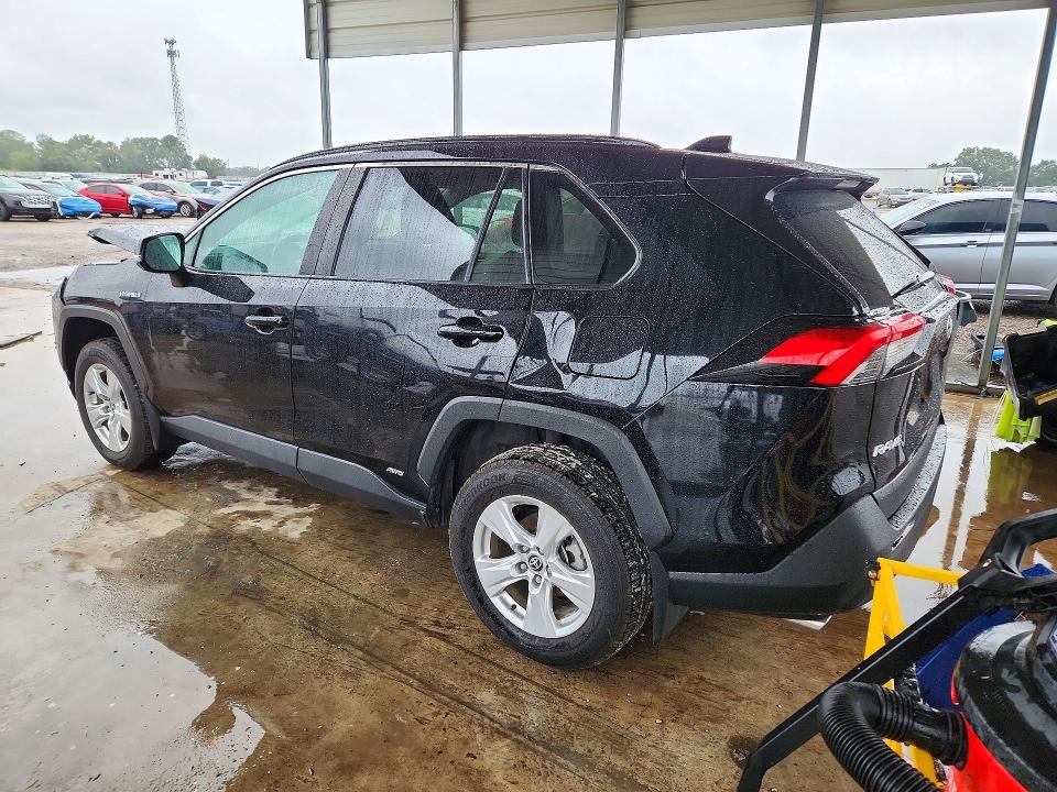 Снимка 2 от търг – 2021 TOYOTA RAV4 с VIN 4T3RWRFV5MU048480