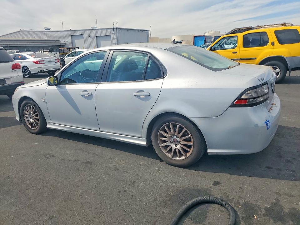 Zdjęcie 2 z aukcji – 2010 SAAB 9-3 z VIN YS3FA4CY3A1616392
