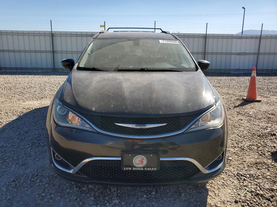 Снимка 5 от търг – 2017 CHRYSLER PACIFICA с VIN 2C4RC1BG9HR634603