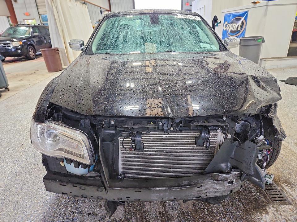 Фото 5 с аукциона – 2018 CHRYSLER 300 с VIN 2C3CCAKG8JH127553