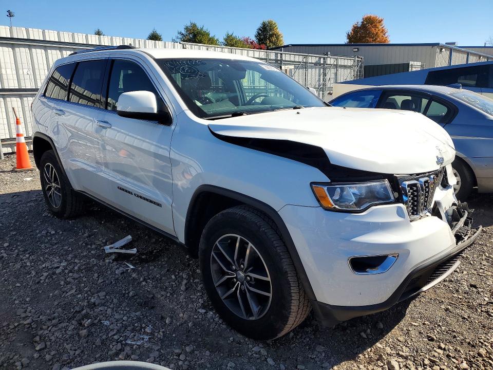 Снимка 4 от търг – 2018 JEEP GRAND CHEROKEE с VIN 1C4RJFAG9JC350570