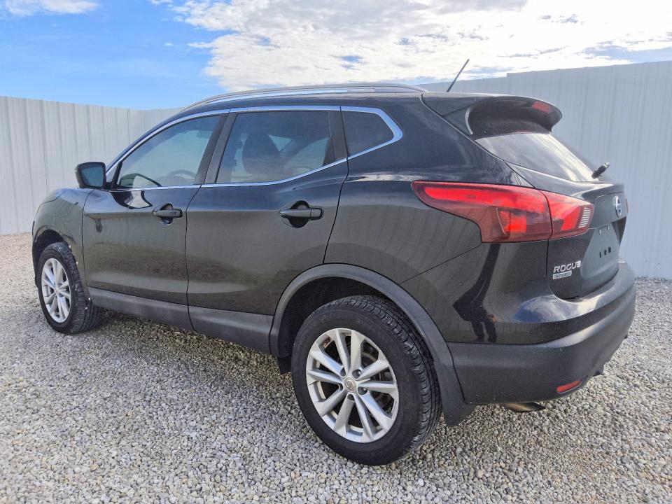 Снимка 2 от търг – 2017 NISSAN ROGUE SPORT с VIN JN1BJ1CP2HW026776